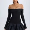 Rochie mini Serra din modal, cu umeri decupați și tiv bufant, în negru