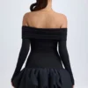 Rochie mini Serra din modal, cu umeri decupați și tiv bufant, în negru