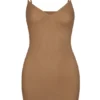 Rochie mini slip Intimates din plasă moale cu decolteu în V, culoare migdală Rochie mini slip Intimates din plasă moale cu decolteu în V, culoare migdală