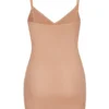 Rochie mini slip Intimates din plasă moale, cu decolteu în V, în culoarea piersică caldă Rochie mini slip Intimates din plasă moale, cu decolteu în V, în culoarea piersică caldă