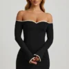 Rochie mini Stasia din modal, cu umeri decupați și croi în A, de culoare neagră Rochie mini Stasia din modal, cu umeri decupați și croi în A, de culoare neagră