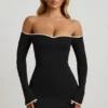 Rochie mini Stasia din modal, cu umeri decupați și croi în A, de culoare neagră Rochie mini Stasia din modal, cu umeri decupați și croi în A, de culoare neagră