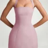 Rochie mini structurată în A, cu gât halter și dungi fine, model Odessa, în nuanța Mauve Rochie mini structurată în A, cu gât halter și dungi fine, model Odessa, în nuanța Mauve