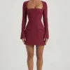 Rochie mini Taesha cu guler pătrat și croi structurat, în formă de lalea, în roșu vin Rochie mini Taesha cu guler pătrat și croi structurat, în formă de lalea, în roșu vin