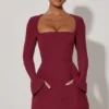 Rochie mini Taesha cu guler pătrat și croi structurat, în formă de lalea, în roșu vin Rochie mini Taesha cu guler pătrat și croi structurat, în formă de lalea, în roșu vin