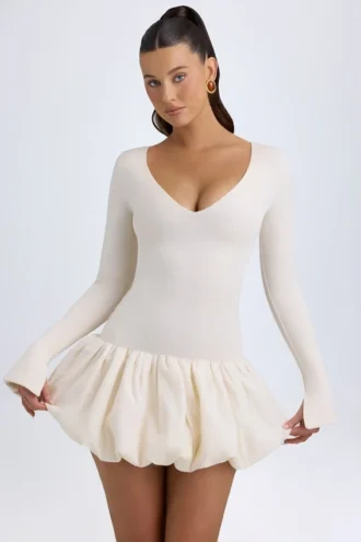 Rochie mini Tallou din modal, cu talie coborâtă și tiv bufant, în culoarea ivoriu Rochie mini Tallou din modal, cu talie coborâtă și tiv bufant, în culoarea ivoriu