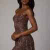 Rochie mini transparentă cu decolteu rotund și ornamente Durrani, culoare ciocolată închisă Rochie mini transparentă cu decolteu rotund și ornamente Durrani, culoare ciocolată închisă