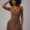 Rochie mini transparentă cu decolteu rotund și ornamente Durrani, culoare Mocha Rochie mini transparentă cu decolteu rotund și ornamente Durrani, culoare Mocha