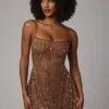 Rochie mini transparentă cu decolteu rotund și ornamente Durrani, culoare Mocha Rochie mini transparentă cu decolteu rotund și ornamente Durrani, culoare Mocha
