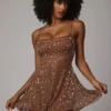 Rochie mini transparentă cu decolteu rotund și ornamente Durrani, culoare Mocha Rochie mini transparentă cu decolteu rotund și ornamente Durrani, culoare Mocha