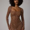 Rochie mini transparentă cu mâneci lungi și decorațiuni, croi în A, Zeta, în culoarea Mocha Rochie mini transparentă cu mâneci lungi și decorațiuni, croi în A, Zeta, în culoarea Mocha