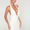 Rochie mini Versailles cu decolteu adânc și ornamente, în culoarea albă Rochie mini Versailles cu decolteu adânc și ornamente, în culoarea albă