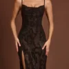 Rochie Velia cu guler tip cowl și decupaje, decorată cu paiete, în model maro șarpe Rochie Velia cu guler tip cowl și decupaje, decorată cu paiete, în model maro șarpe
