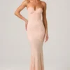 Rochie Vesna cu decolteu în formă de inimă și trenă în formă de pește, în nuanța Dusty Rose Rochie Vesna cu decolteu în formă de inimă și trenă în formă de pește, în nuanța Dusty Rose