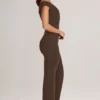Salopetă Alouette din modal cu un singur umăr, în culoarea ciocolatiu Salopetă Alouette din modal cu un singur umăr, în culoarea ciocolatiu