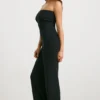 Salopetă bandeau din tricot gros, cu croi evazat, în culoarea neagră Salopetă bandeau din tricot gros, cu croi evazat, în culoarea neagră