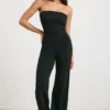 Salopetă bandeau din tricot gros, cu croi evazat, în culoarea neagră Salopetă bandeau din tricot gros, cu croi evazat, în culoarea neagră