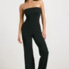 Salopetă bandeau din tricot gros, cu croi evazat, în culoarea neagră Salopetă bandeau din tricot gros, cu croi evazat, în culoarea neagră