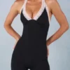 Salopetă capri Calla cu dantelă modală, în negru Salopetă capri Calla cu dantelă modală, în negru