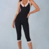 Salopetă capri Calla cu dantelă modală, în negru Salopetă capri Calla cu dantelă modală, în negru