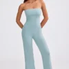 Salopetă cu bretele subțiri și croi evazat din tricot gros, culoare verde-albăstrui prăfuit Salopetă cu bretele subțiri și croi evazat din tricot gros, culoare verde-albăstrui prăfuit