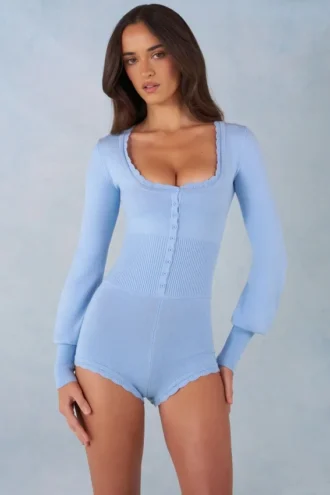 Salopetă cu mâneci lungi din tricot Ismera, în albastru deschis Salopetă cu mâneci lungi din tricot Ismera, în albastru deschis