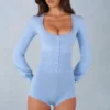Salopetă cu mâneci lungi din tricot Ismera, în albastru deschis Salopetă cu mâneci lungi din tricot Ismera, în albastru deschis