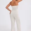 Salopetă din tricot gros cu decolteu bandeau și pantaloni evazați, culoare crem Salopetă din tricot gros cu decolteu bandeau și pantaloni evazați, culoare crem