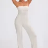 Salopetă din tricot gros cu decolteu bandeau și pantaloni evazați, culoare crem Salopetă din tricot gros cu decolteu bandeau și pantaloni evazați, culoare crem