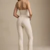 Salopetă evazată din dantelă cu detaliu fundă Arlena, culoare ivoriu Salopetă evazată din dantelă cu detaliu fundă Arlena, culoare ivoriu