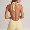 Salopetă scurta fără spate cu nervuri din modal Shelly, culoare Lemon Sherbet Salopetă scurta fără spate cu nervuri din modal Shelly, culoare Lemon Sherbet