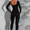 Salopeta Delanie cu guler pătrat și mâneci lungi, în negru Salopeta Delanie cu guler pătrat și mâneci lungi, în negru