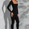 Salopeta Delanie cu guler pătrat și mâneci lungi, în negru Salopeta Delanie cu guler pătrat și mâneci lungi, în negru