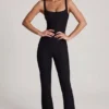 Salopeta Elanie cu guler rotund, corset și picioare evazate, în negru Salopeta Elanie cu guler rotund, corset și picioare evazate, în negru