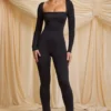Salopeta Elvina Petite din jersey elastic, cu guler înalt, în negru Salopeta Elvina Petite din jersey elastic, cu guler înalt, în negru