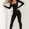 Salopeta Jett cu mâneci lungi și guler pătrat, în culoarea negru Salopeta Jett cu mâneci lungi și guler pătrat, în culoarea negru