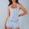 Salopeta scurta Lalita cu guler halter și nasturi, din denim deschis Salopeta scurta Lalita cu guler halter și nasturi, din denim deschis