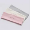 Set de 3 bentițe Soft Active în culori asortate Set de 3 bentițe Soft Active în culori asortate