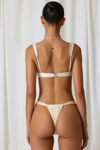Slipuri de bikini cu volane Mahina, alb perlat Slipuri de bikini cu volane Mahina, alb perlat