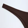 Slipuri de bikini Manea cu tăietură înaltă, în culoarea ciocolatei negre Slipuri de bikini Manea cu tăietură înaltă, în culoarea ciocolatei negre