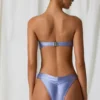Top de bikini bandeau cu detalii din perle de apă dulce, în nuanța lavandă-violet Top de bikini bandeau cu detalii din perle de apă dulce, în nuanța lavandă-violet