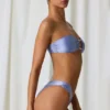 Top de bikini bandeau cu detalii din perle de apă dulce, în nuanța lavandă-violet Top de bikini bandeau cu detalii din perle de apă dulce, în nuanța lavandă-violet
