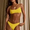 Topuri de bikini cu decolteu rotund Naxos în galben auriu Topuri de bikini cu decolteu rotund Naxos în galben auriu