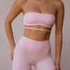 Sutien bandeau cu bretele încrucișate pe spate, în roz pal Sutien bandeau cu bretele încrucișate pe spate, în roz pal