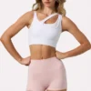 Sutien sport asimetric fără cusături, cu nervuri moi, în culoarea alb Sutien sport asimetric fără cusături, cu nervuri moi, în culoarea alb