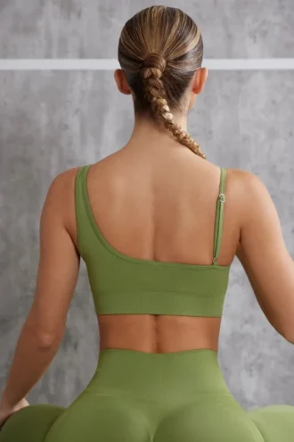 Sutien sport asimetric în culoarea măslin