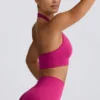 Sutien sport cu gât halter Define Luxe în culoarea Berry Sutien sport cu gât halter Define Luxe în culoarea Berry