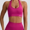 Sutien sport cu gât halter Define Luxe în culoarea Berry Sutien sport cu gât halter Define Luxe în culoarea Berry
