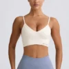 Sutien sport Define Luxe cu decolteu în V, alb Sutien sport Define Luxe cu decolteu în V, alb