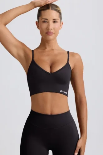 Sutien sport Define Luxe cu decolteu în V, negru